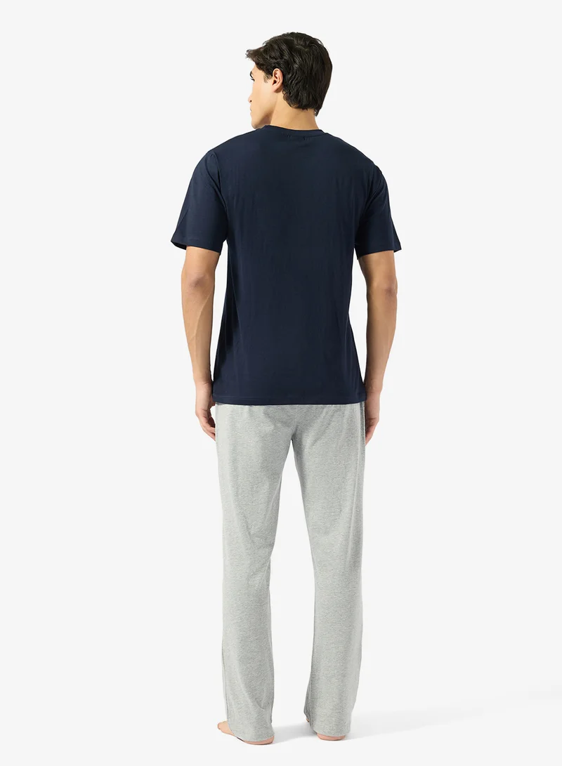 سفنتي فايف طقم تي شيرت وبنطلون بقصة عادية